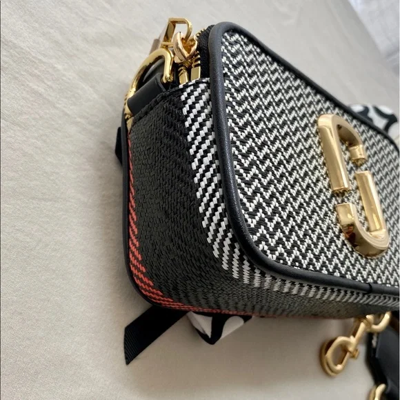 SOLD Marc Jacobs The Mixed Media Snapshot Crossbody Bag - Black - Picture 3 of 10